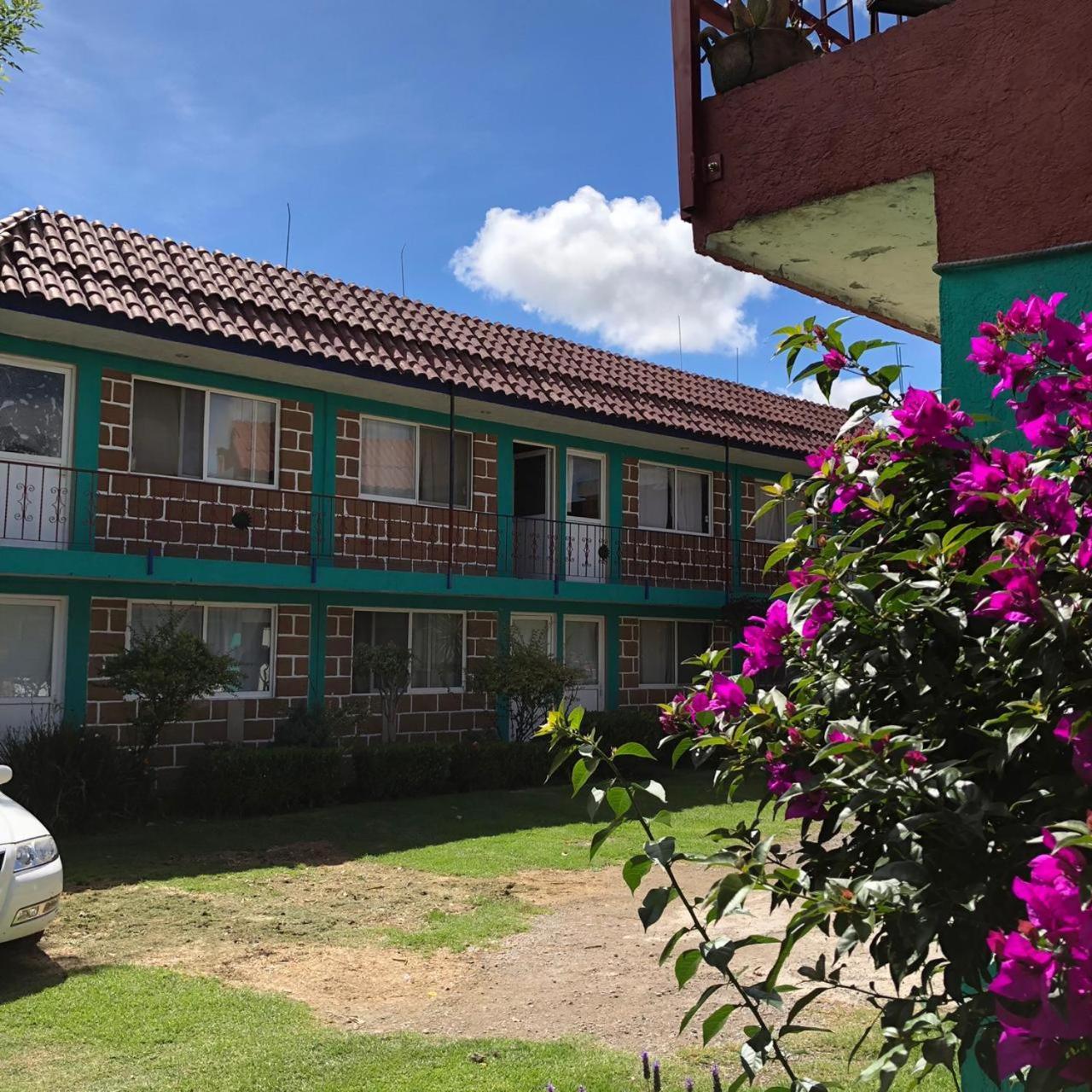 Hotel Las Fumarolas De Don Goyo Cholula Exterior photo
